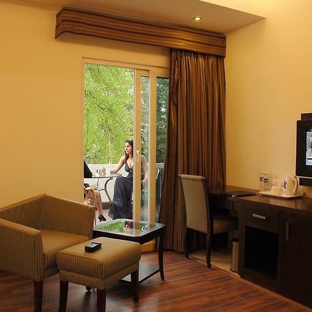ניו דלהי Jht Hotels מראה חיצוני תמונה