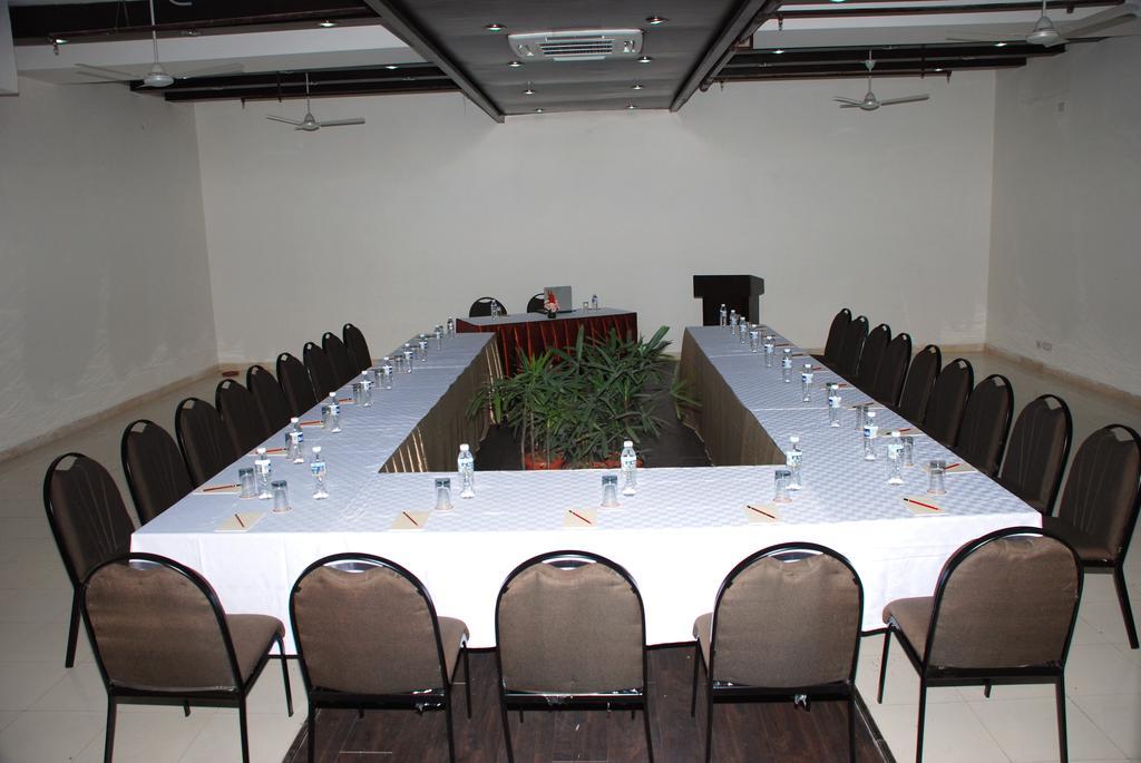 ניו דלהי Jht Hotels מראה חיצוני תמונה